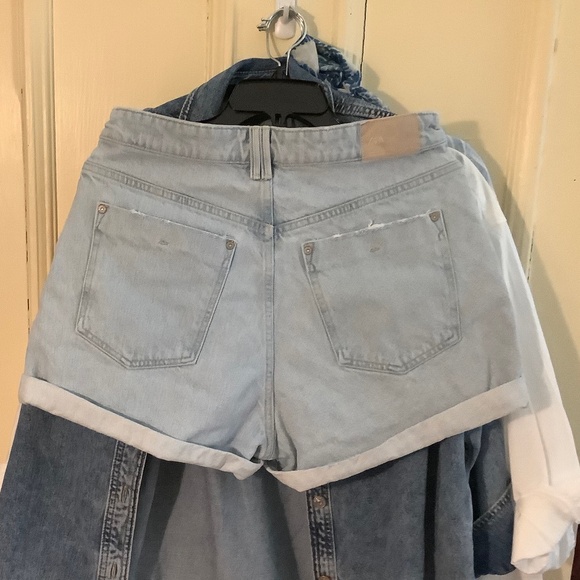 Zara Denim Shorts SZ 10 - Picture 2 of 4